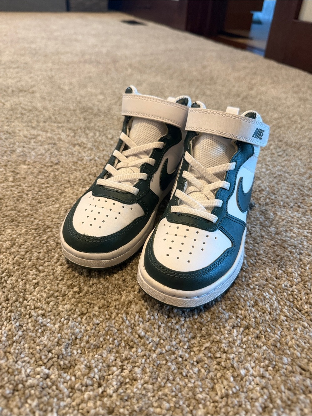 NWOT**Nike Kids Sneakers in White and Dark Green - Picture 2 of 5